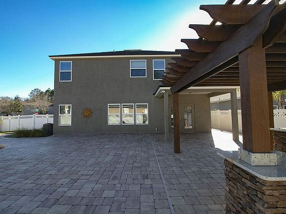 4th image of 752 W Kings College Dr