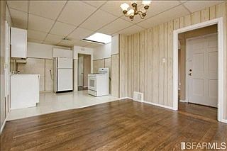 4th image of 157 Sadowa St