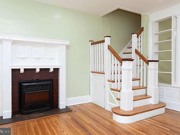 4th image of 5940 N Park Ave