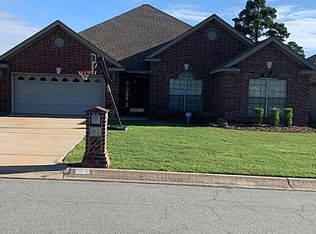 113 Sancerre Dr, Maumelle, AR 72113