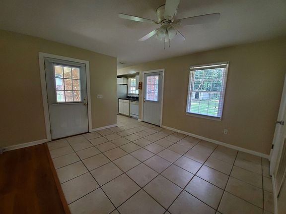 4th image of 105 Springdale Rd