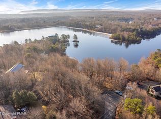 Clearview Ct W, Long Pond, PA 18334