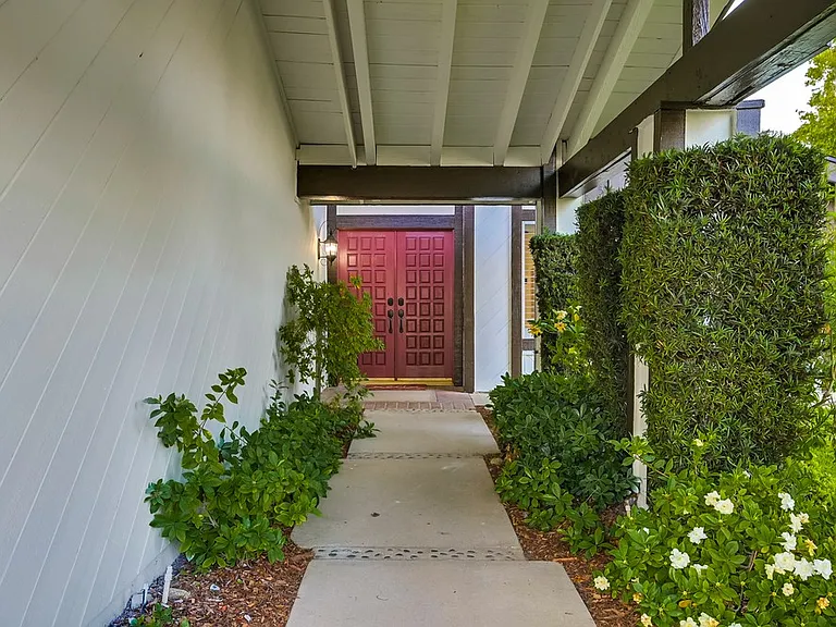 929 Darlene Ct — Photo 5