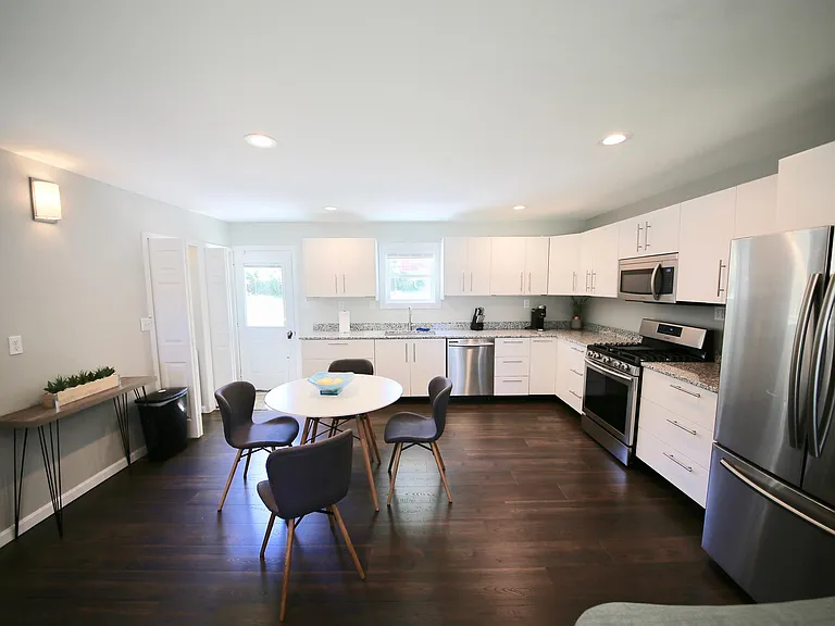 502 W Skyline Dr — Photo 4