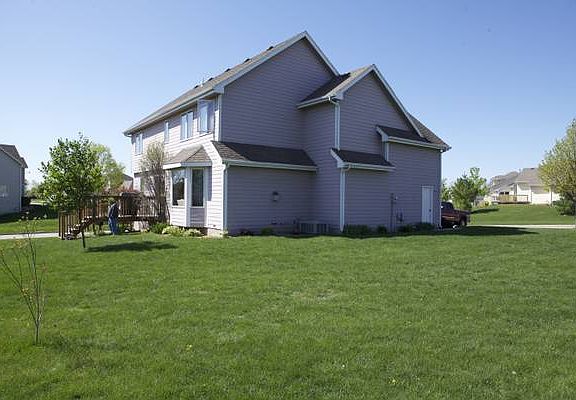4th image of 825 Falcon Dr SE