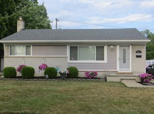 8444 Centralia St, Dearborn Heights, MI 48127