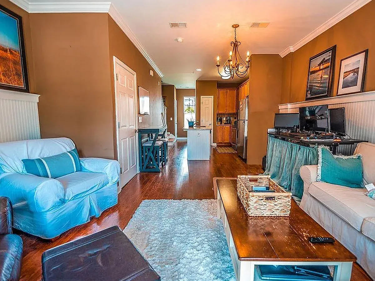 2 bed, 2.5 bath, 1776 sqft, $1,650 — Photo 2
