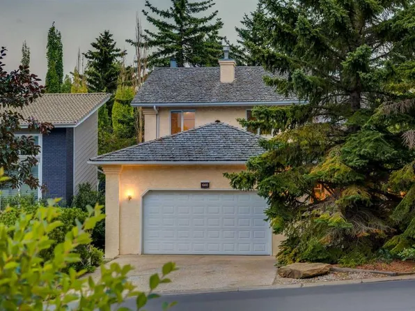 660 NW Coach Grove Rd SW, Calgary, AB T3H 1C6