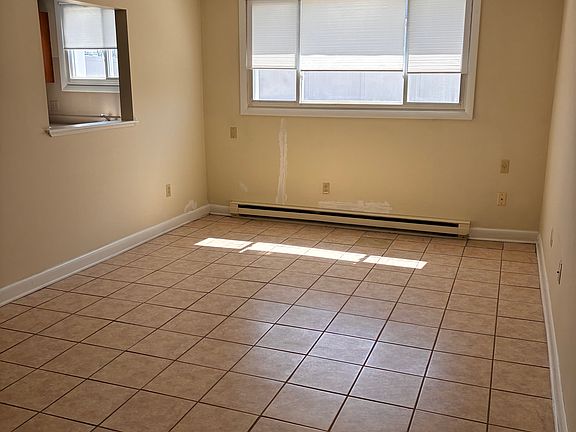 5th image of 40 Fairmount Pl #13