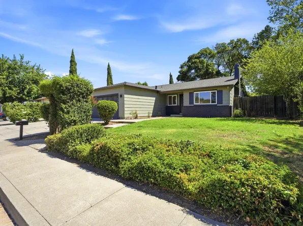 640 E Creekside Cir, Dixon, CA 95620