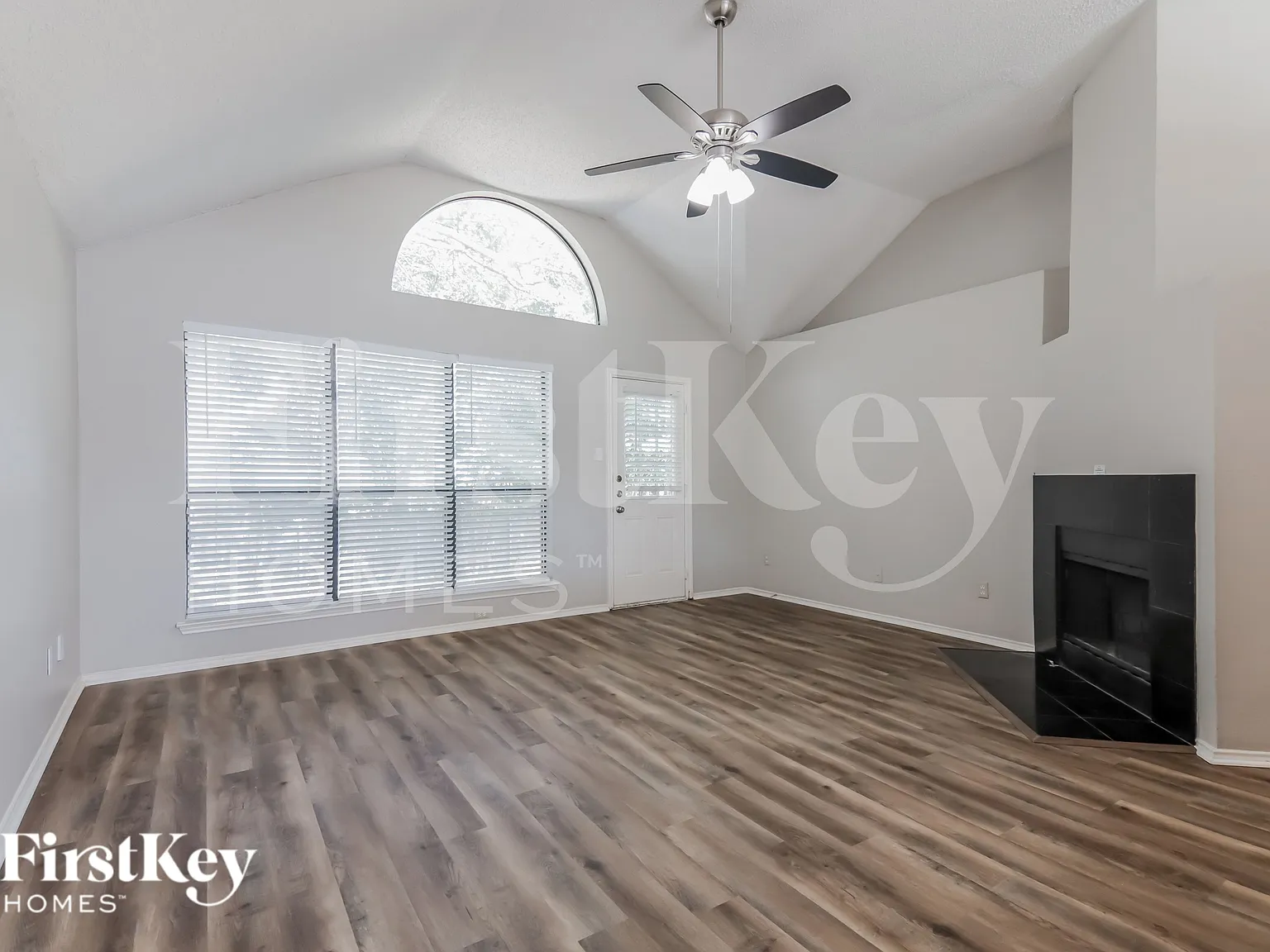 3 bed, 2.0 bath, 1508 sqft, $1,985 — Photo 4