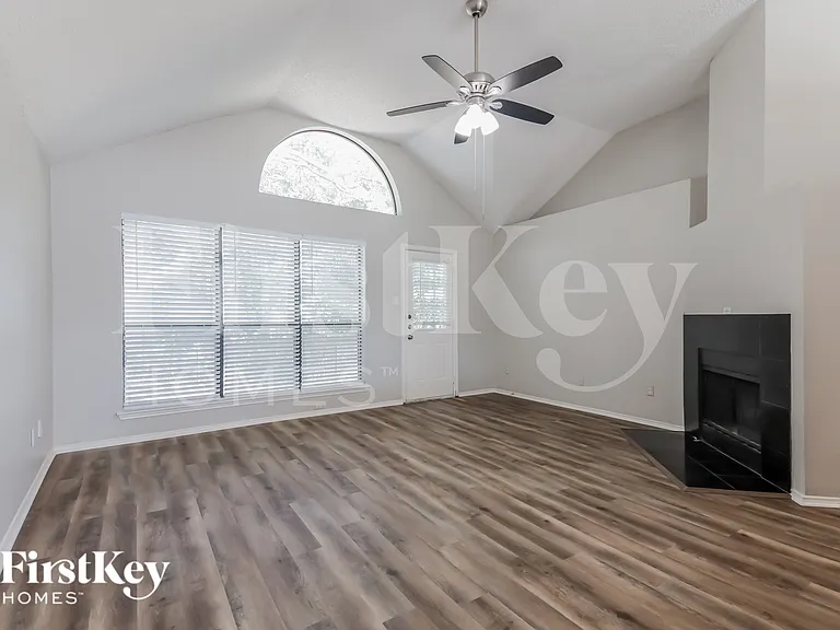 701 Long Hill Ct — Photo 4