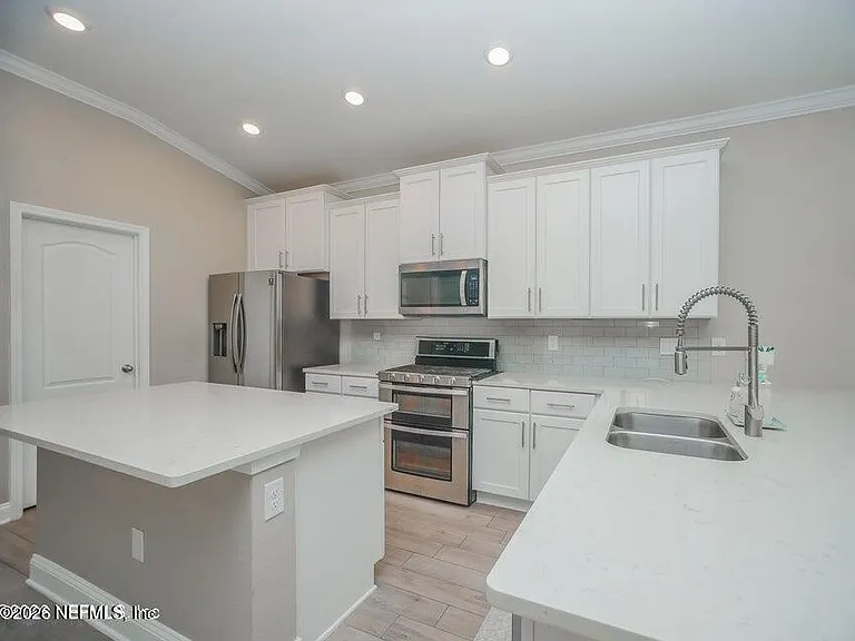 65 Creekmore Dr — Photo 9