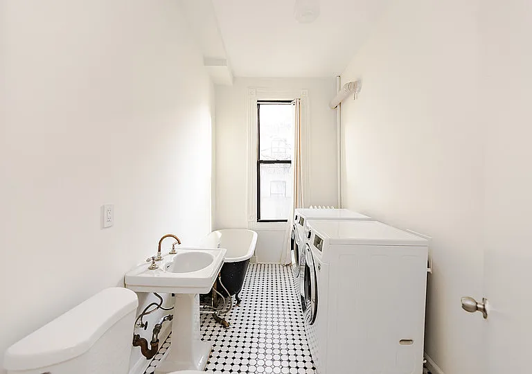 254 Vernon Ave #2 — Photo 22