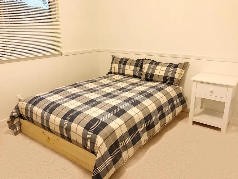 Corner (small) Bedroom
