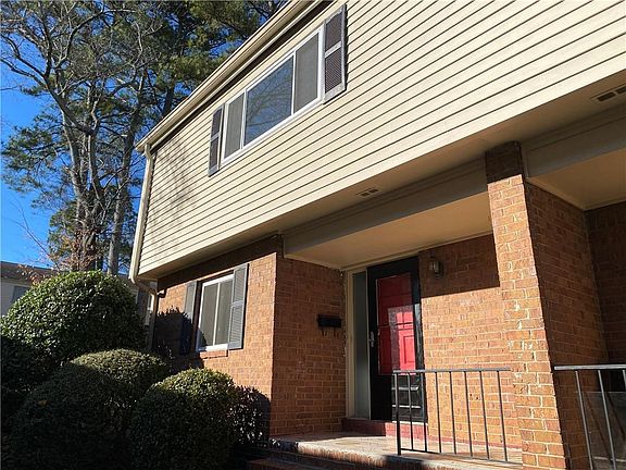 2nd image of 3316 Northcrest Rd APT A