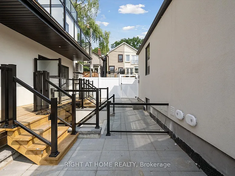 367 Howland Ave #2 — Photo 13