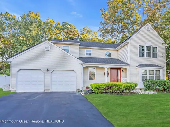 21 Cambridge Drive, Howell, NJ 07731