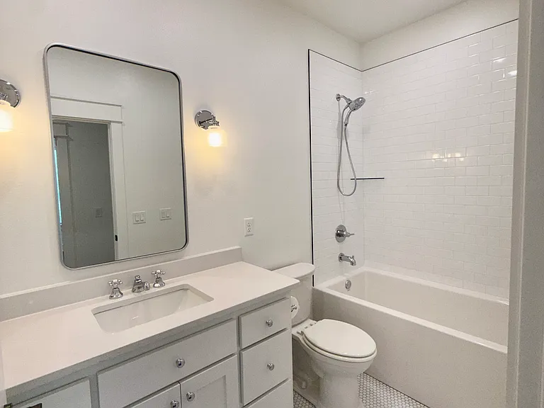825 NW 14th St — Photo 27