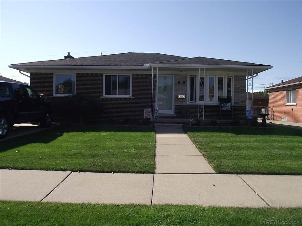 For Sale: 28303 Campbell Dr, Warren, MI 48093