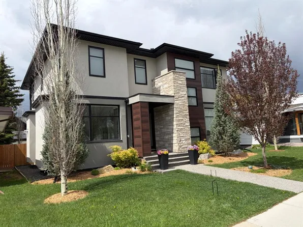 5927 E 34th St SW, Calgary, AB T3E 5L7