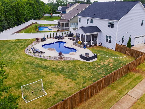 5th image of 100 Restonwood Dr