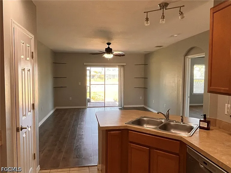10353 Canal Brook Ln — Photo 10