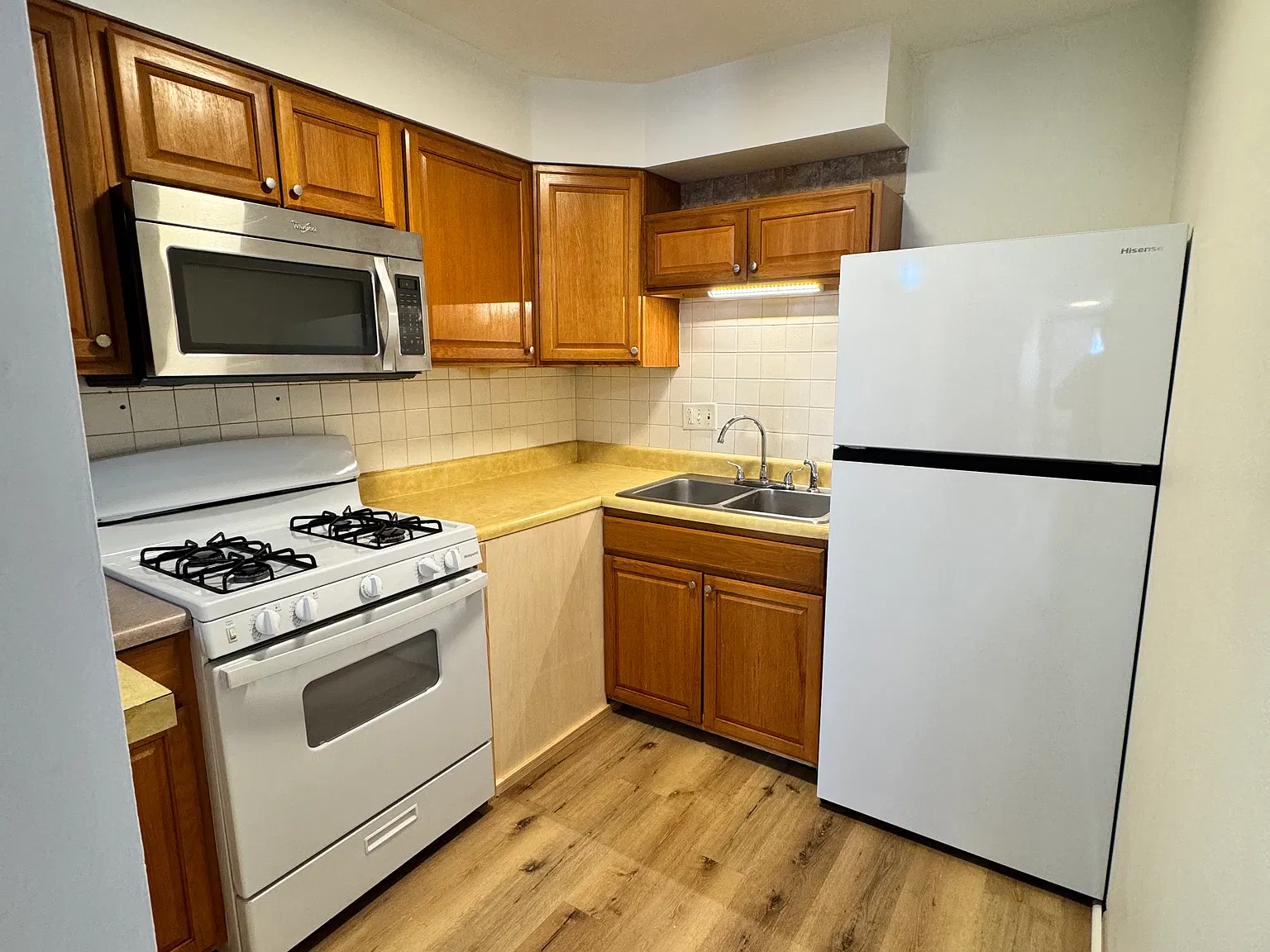 2 bed, 800 sqft, $875 — Photo 2