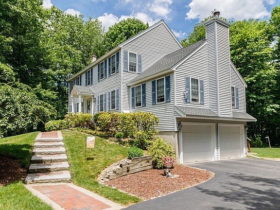 2nd image of 26 Cushing Ln