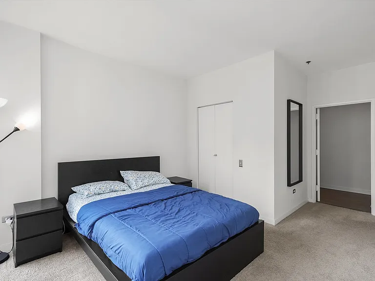 653 N Kingsbury St #1207 — Photo 24