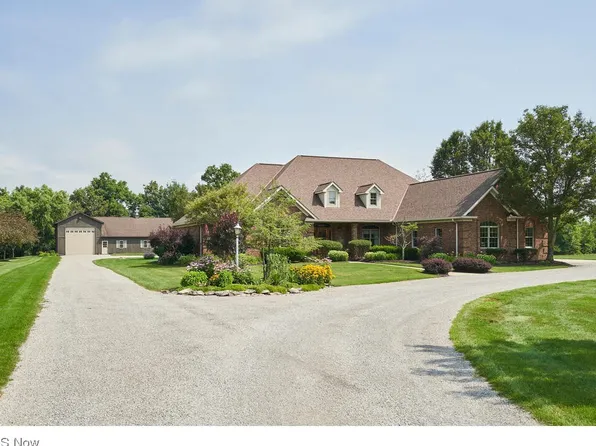697 Huntley Dr, Medina, OH 44256