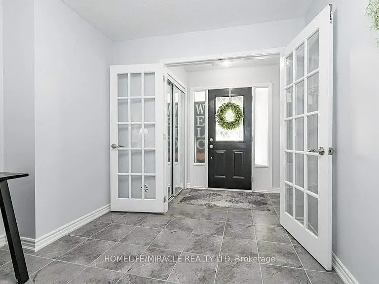 929 Apple Hill Ln — Photo 3