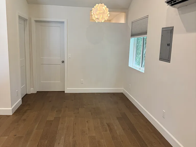 6342 Murietta Ave — Photo 7