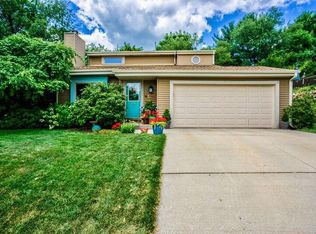 412 N University Dr, Waukesha, WI 53188