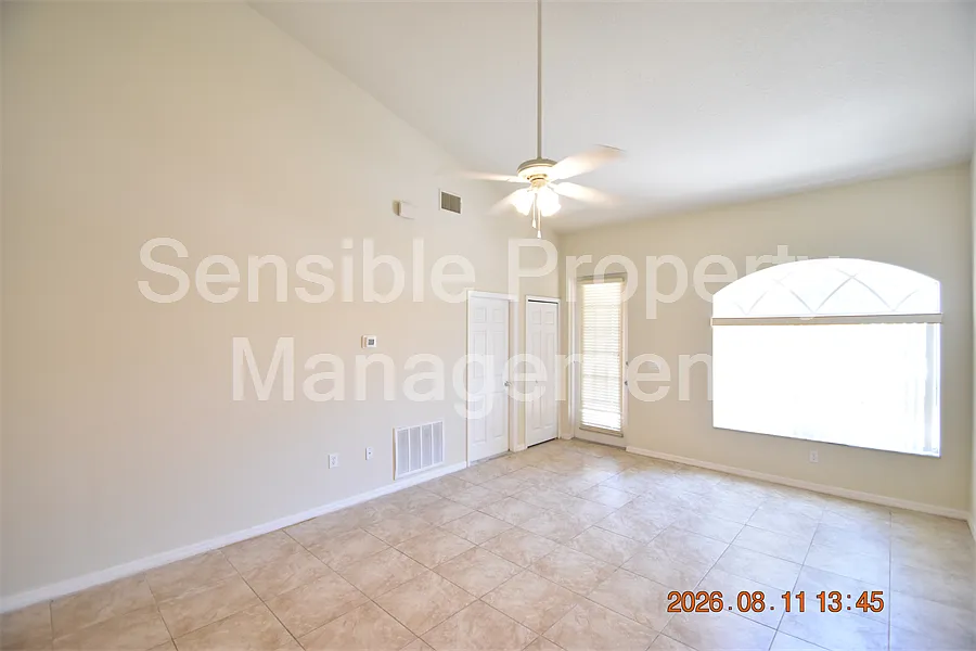 2 bed, 1076 sqft, $1,950 — Photo 3