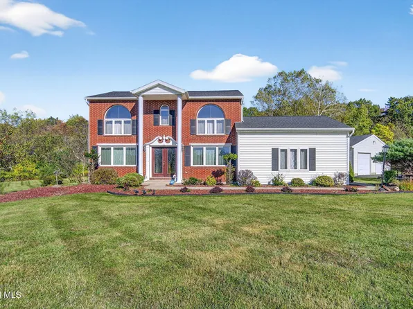 13 Lashway Lane, East Greenbush, NY 12061