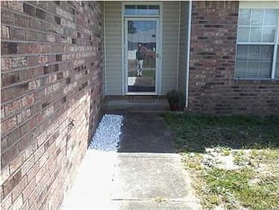 2nd image of 7205 Antoinette Cir