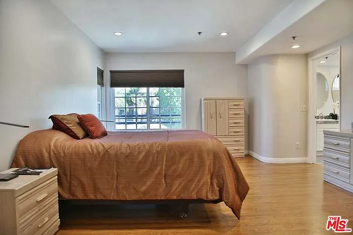 9830 Vidor Dr #302 — Photo 20