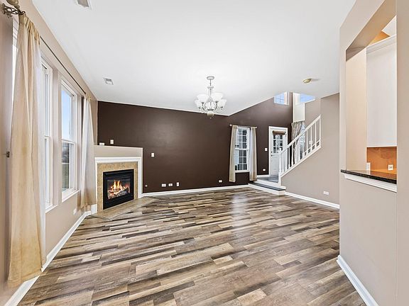 5th image of 3328 Bromley Ln