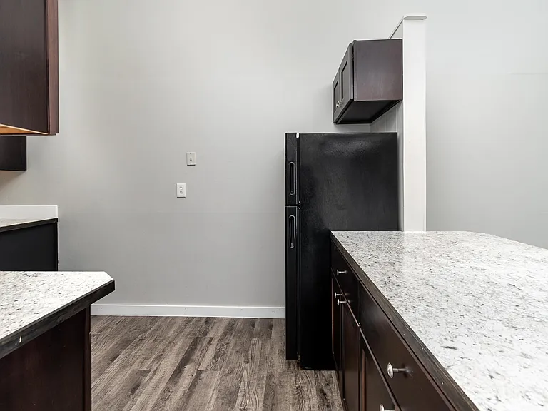 Bay Valley Harbor Apartments — Photo 25