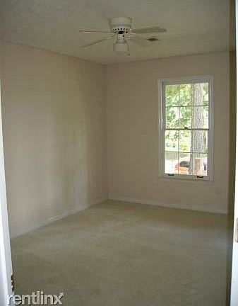 5th image of 741 Holly St