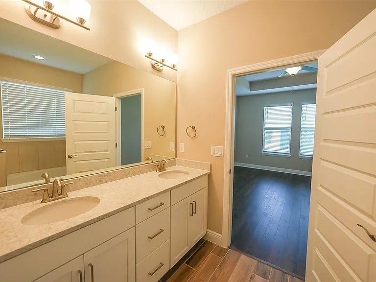 16284 Admirals Cove Ln — Photo 13