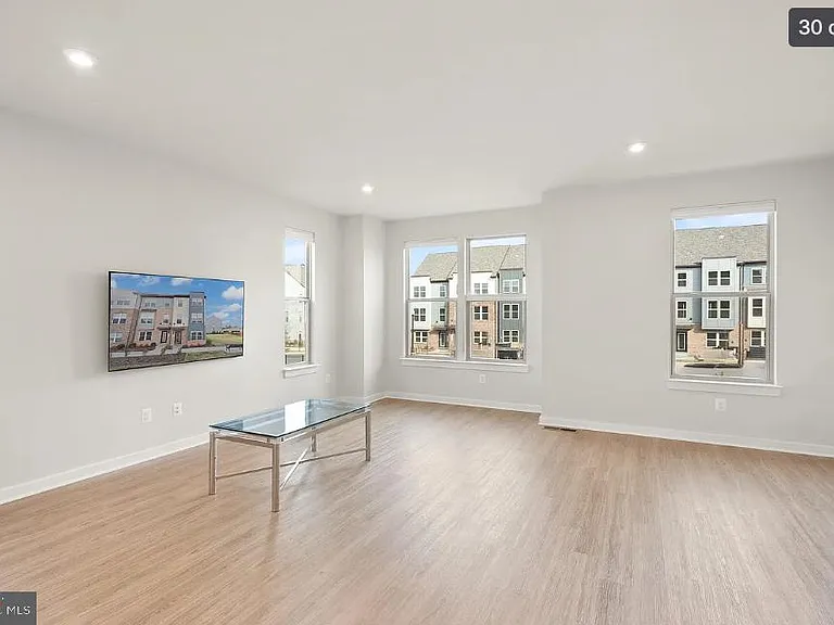 2124 Glacier Rd — Photo 11