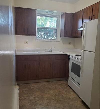 5th image of 343 Ernst Ave