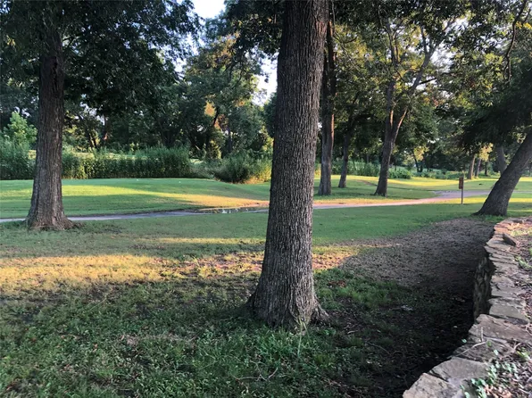 1300 Pioneer Trl, Bonham, TX 75418