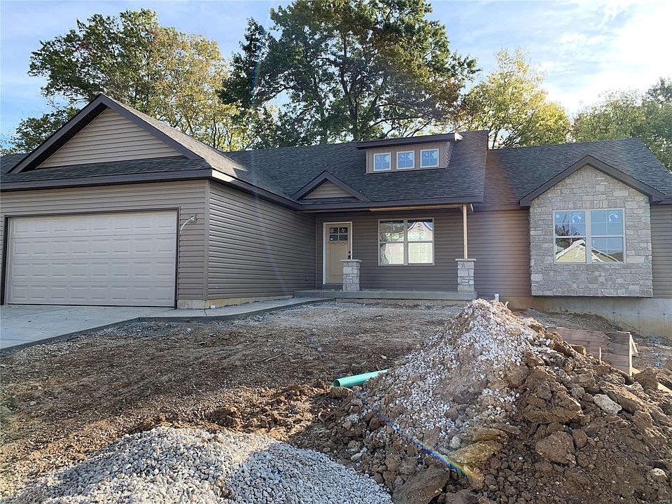 1st image of 95 Glen Meadows Dr