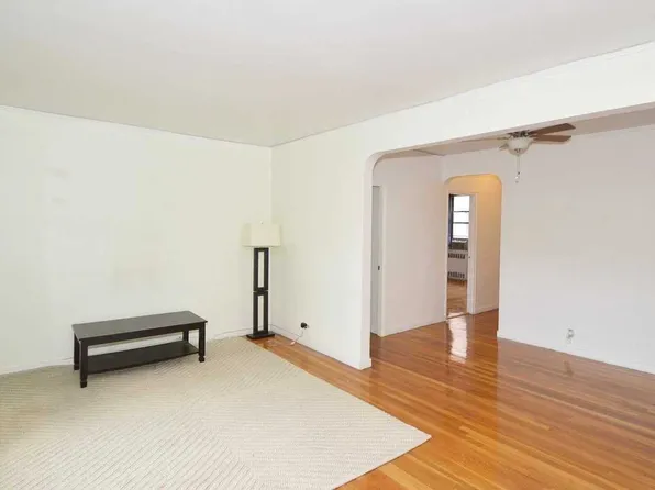 6735 Yellowstone Blvd APT 5P, Flushing, NY 11375
