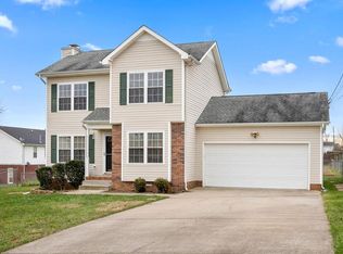 915 Dolphin Ln, Clarksville, TN 37043
