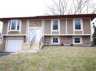 437 Galahad Rd, Bolingbrook, IL 60440