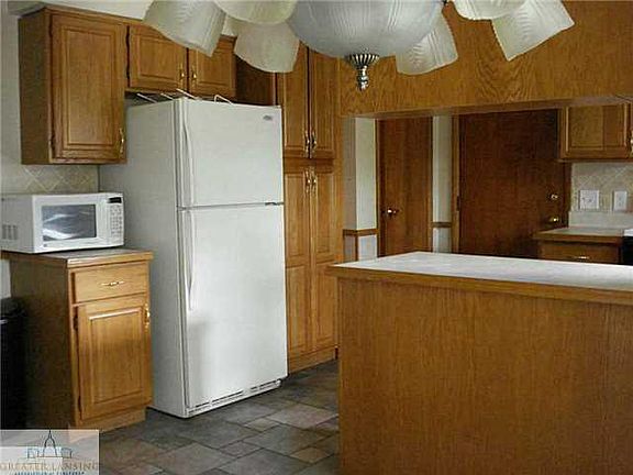 4th image of 2300 Belaire Dr